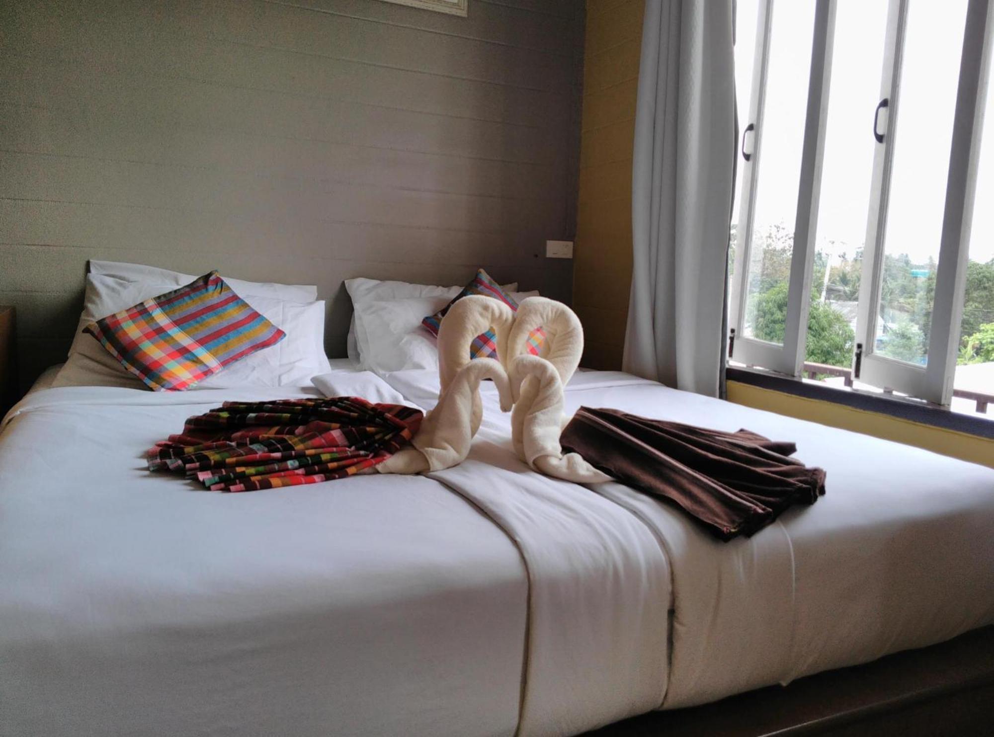 Thanicha Resort Amphawa Samut Songkhram Room photo